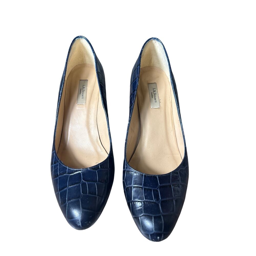 L.K. Bennett dark blue Snakeskin Closed Toe High Heel Pump Sz 39.5